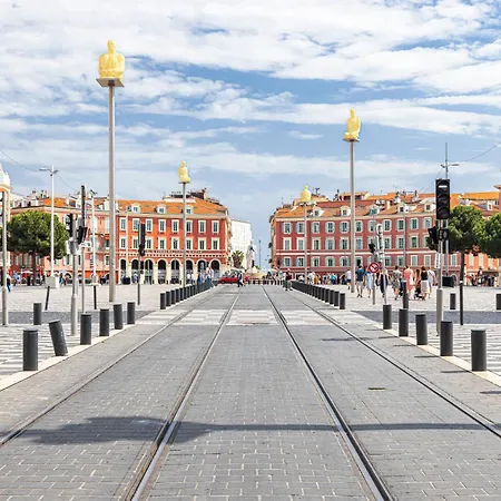 190m2 Place Massena Vue Iconique Architecte Nizza